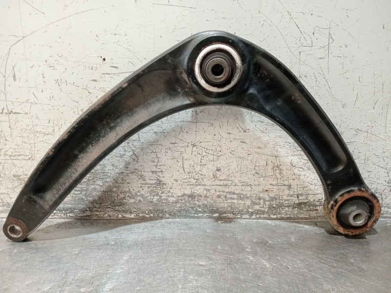 Recambio de brazo suspension inferior delantero derecho para peugeot partner tepee 1.6 hdi 90 referencia OEM IAM 566792  