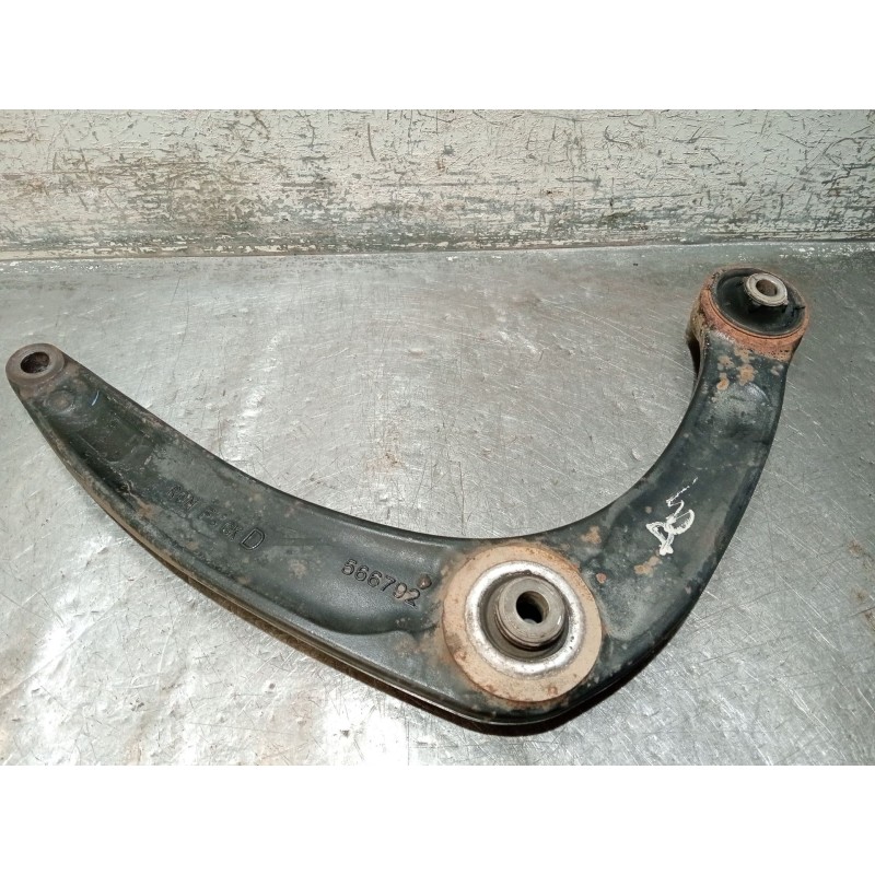 Recambio de brazo suspension inferior delantero derecho para peugeot partner tepee 1.6 hdi 90 referencia OEM IAM 566792  
