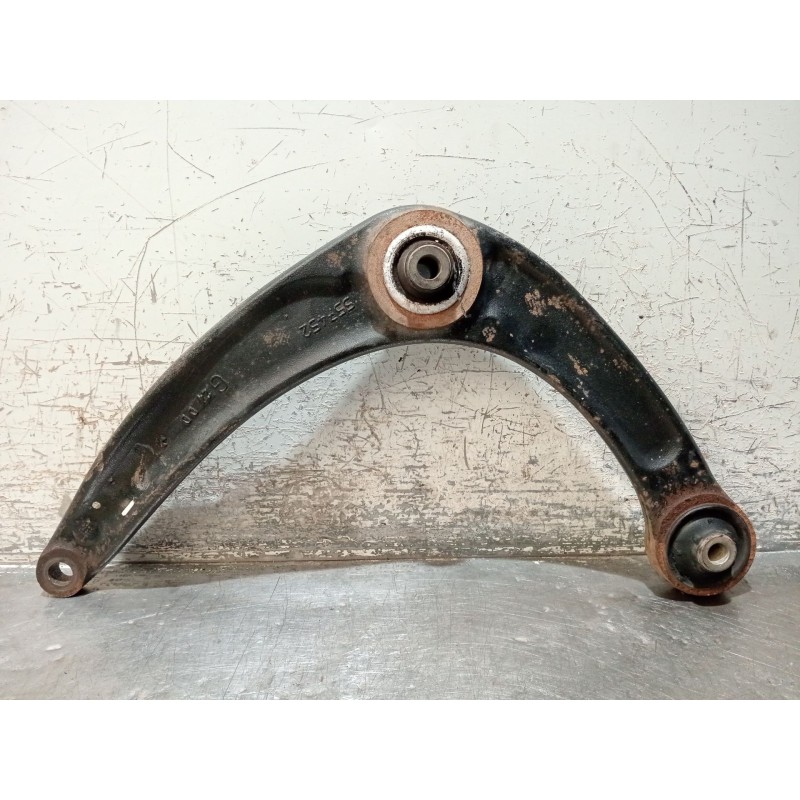 Recambio de brazo suspension inferior delantero izquierdo para peugeot partner tepee 1.6 hdi 90 referencia OEM IAM 557452  