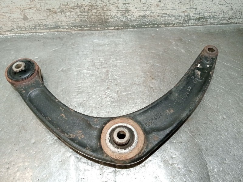 Recambio de brazo suspension inferior delantero izquierdo para peugeot partner tepee 1.6 hdi 90 referencia OEM IAM 557452  