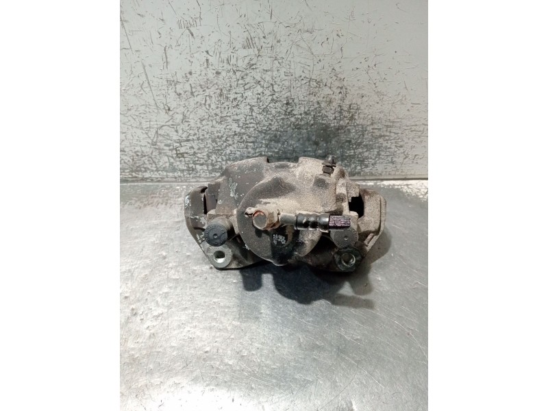 Recambio de pinza freno delantera derecha para toyota avensis (_t22_) 1.6 (at220_) referencia OEM IAM   