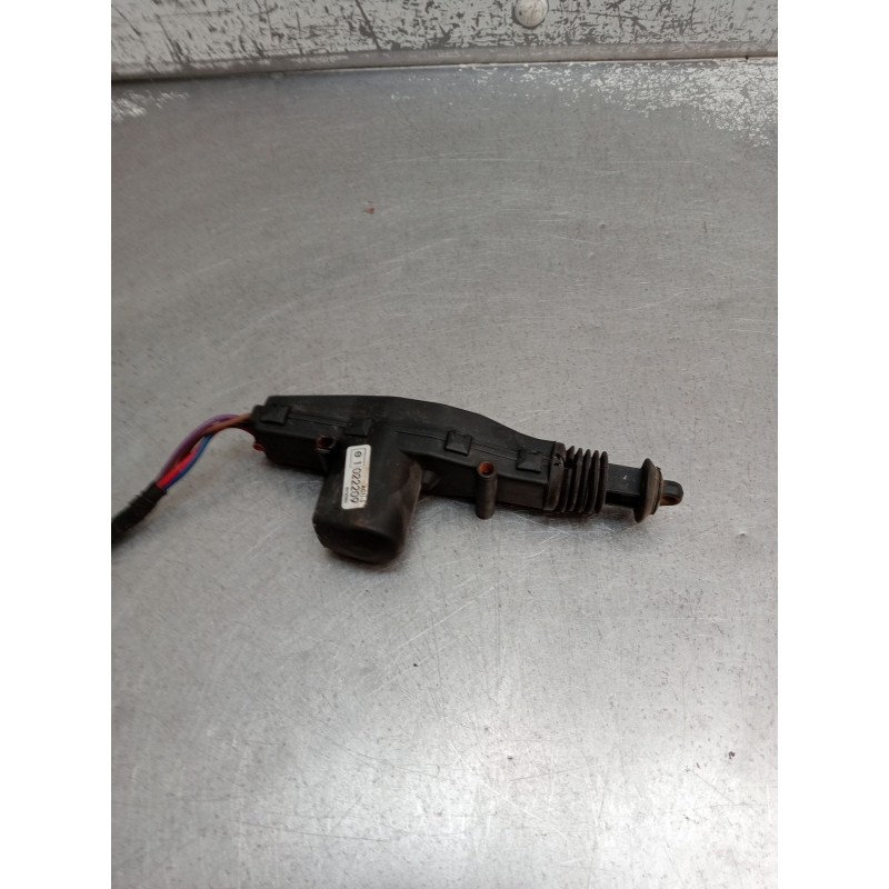 Recambio de motor cierre centralizado delantero izquierdo para iveco massif single cab 3.0 hpi referencia OEM IAM 022209 6012035