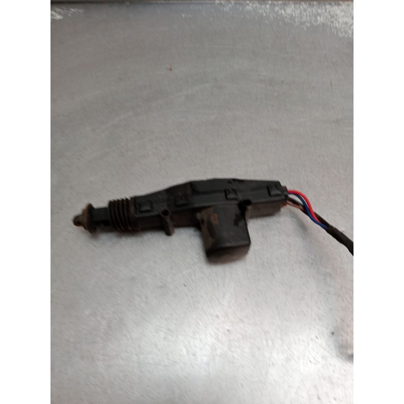 Recambio de motor cierre centralizado delantero izquierdo para iveco massif single cab 3.0 hpi referencia OEM IAM 022209 6012035