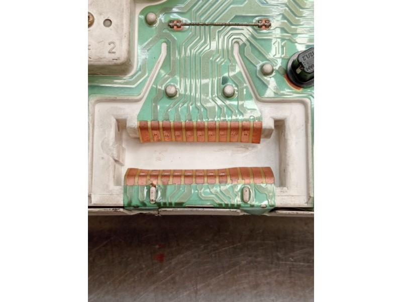 Recambio de cuadro instrumentos para opel tigra (s93) 1.4 16v (f07) referencia OEM IAM 81117761 90386323 