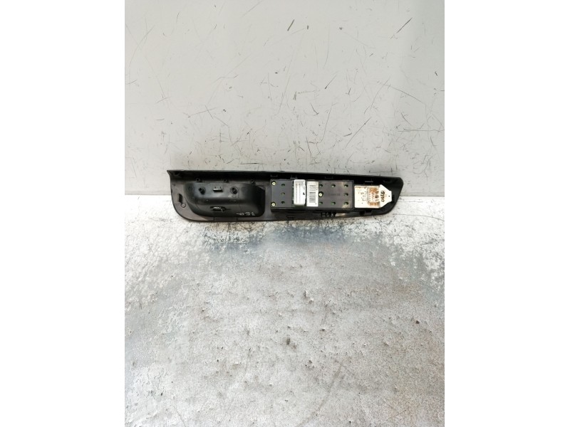 Recambio de mando elevalunas delantero izquierdo para kia cee´d sw (ed) 2.0 crdi 140 referencia OEM IAM  5P 