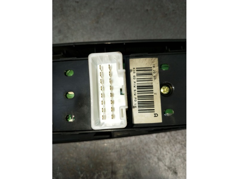 Recambio de mando elevalunas delantero izquierdo para kia cee´d sw (ed) 2.0 crdi 140 referencia OEM IAM  5P 