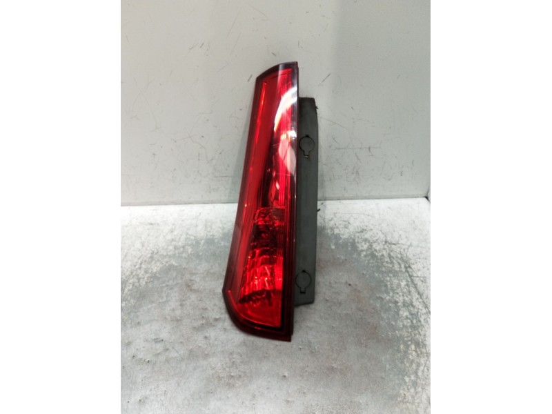 Recambio de piloto trasero izquierdo para kia cee´d sw (ed) 2.0 crdi 140 referencia OEM IAM   