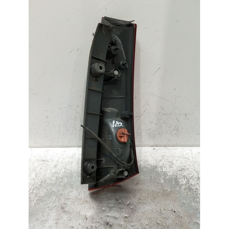 Recambio de piloto trasero izquierdo para kia cee´d sw (ed) 2.0 crdi 140 referencia OEM IAM   