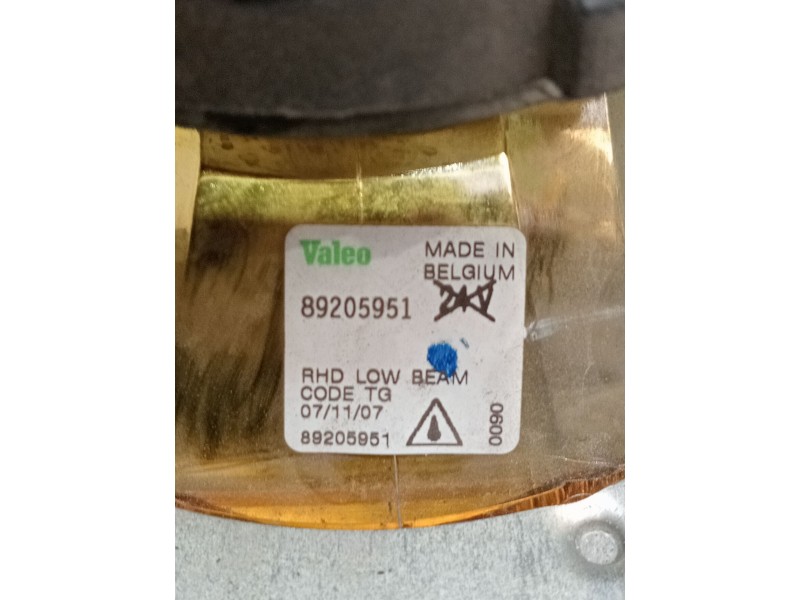 Recambio de faro derecho para iveco massif single cab 3.0 hpi referencia OEM IAM 89205951  