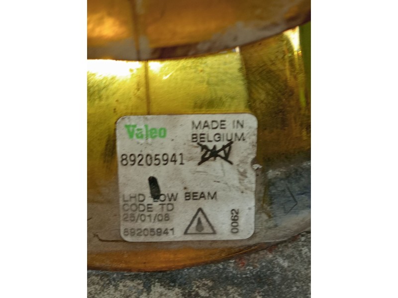 Recambio de faro derecho para iveco massif single cab 3.0 hpi referencia OEM IAM 89205941  