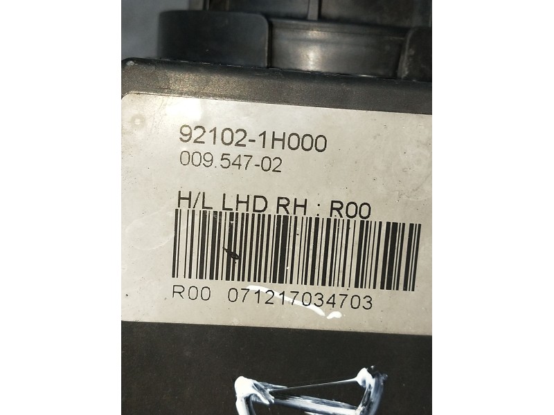 Recambio de faro derecho para kia cee´d sw (ed) 2.0 crdi 140 referencia OEM IAM 921021H000  