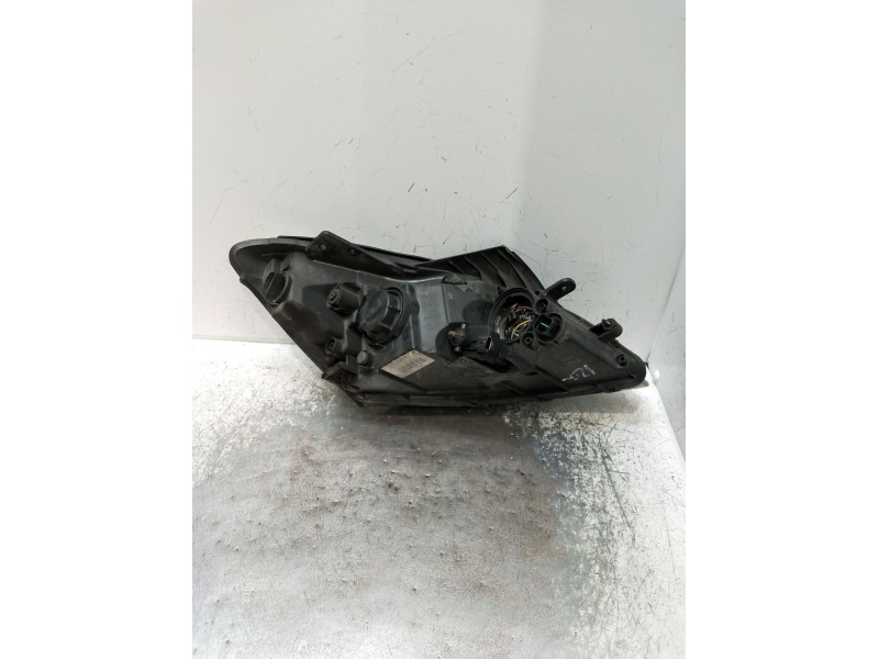 Recambio de faro izquierdo para kia cee´d sw (ed) 2.0 crdi 140 referencia OEM IAM 921011H000  