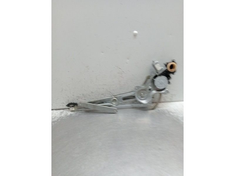 Recambio de motor elevalunas delantero izquierdo para toyota auris (_e15_) 1.4 d-4d (nde150_) referencia OEM IAM 8570202020 9619