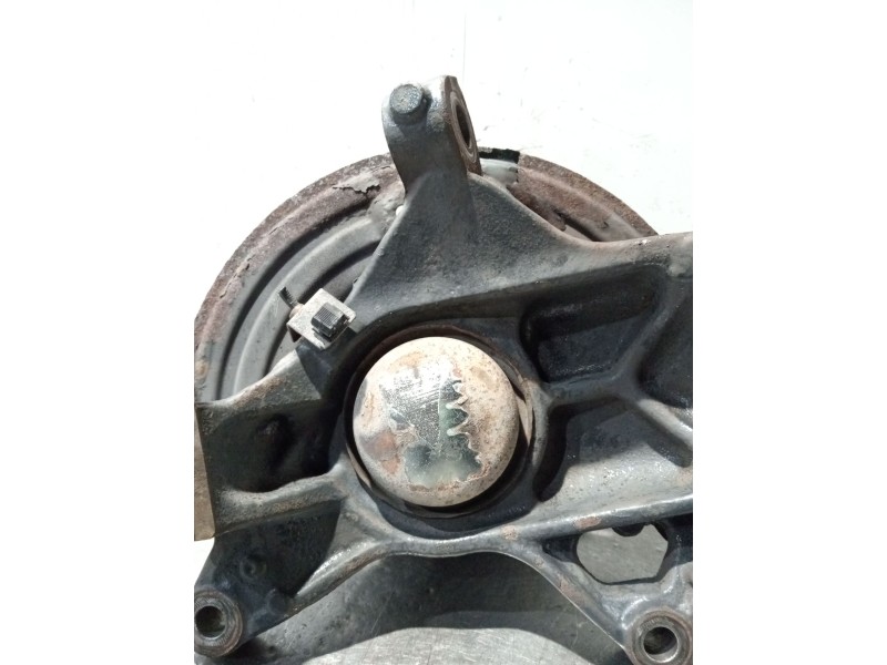 Recambio de mangueta delantera izquierda para iveco daily vi furgoneta 33s13, 35s13, 35c13 referencia OEM IAM   