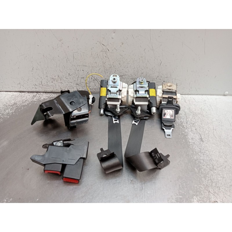 Recambio de juego cinturones trasero para renault clio iii (br0/1, cr0/1) 1.2 16v (br02, br0j, br11, cr02, cr0j, cr11) referenci