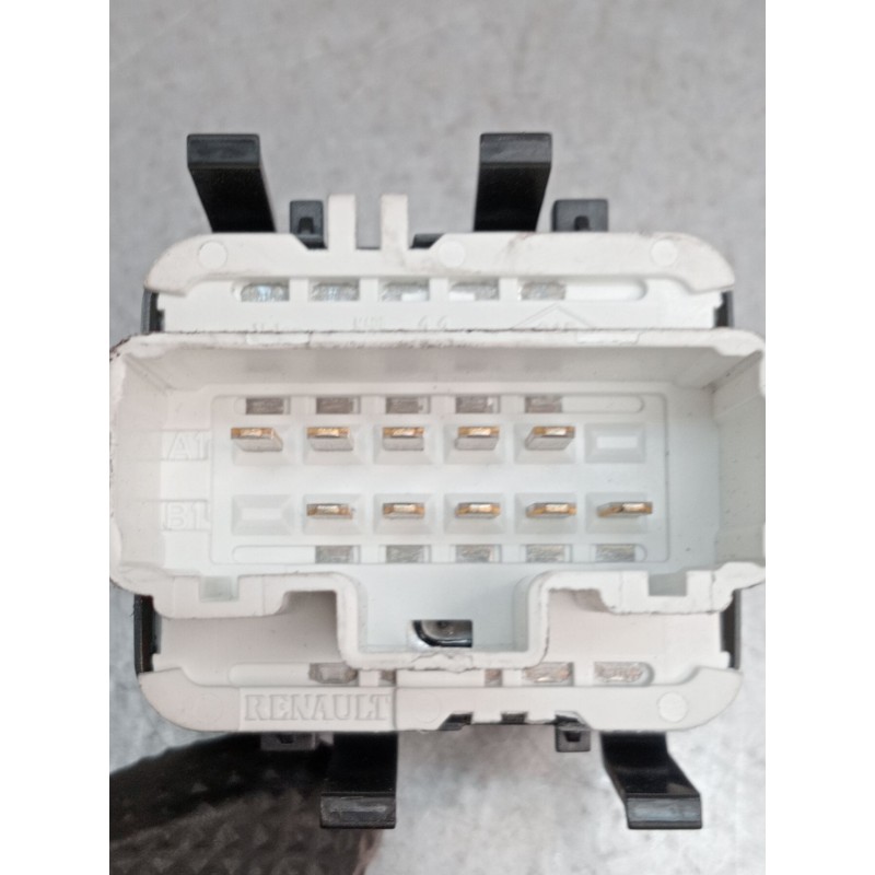 Recambio de mando elevalunas delantero izquierdo para renault clio iii (br0/1, cr0/1) 1.2 16v (br02, br0j, br11, cr02, cr0j, cr1