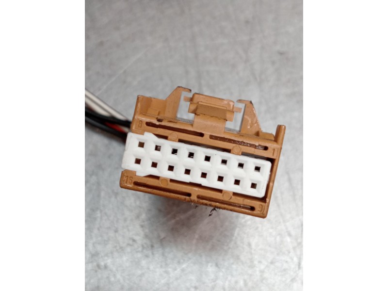 Recambio de retrovisor izquierdo para audi a4 b7 avant (8ed) 2.0 tdi 16v referencia OEM IAM ELÉCTRICO 1 ENCHUFE 5 CABLES 