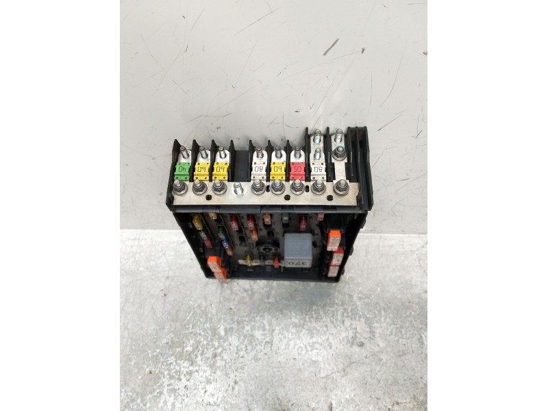 Recambio de caja reles / fusibles para volkswagen passat cc b6 (357) 2.0 tdi referencia OEM IAM 3C0937125 63592777 21107421