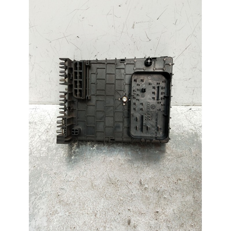 Recambio de caja reles / fusibles para volkswagen passat cc b6 (357) 2.0 tdi referencia OEM IAM 3C0937125 63592777 21107421