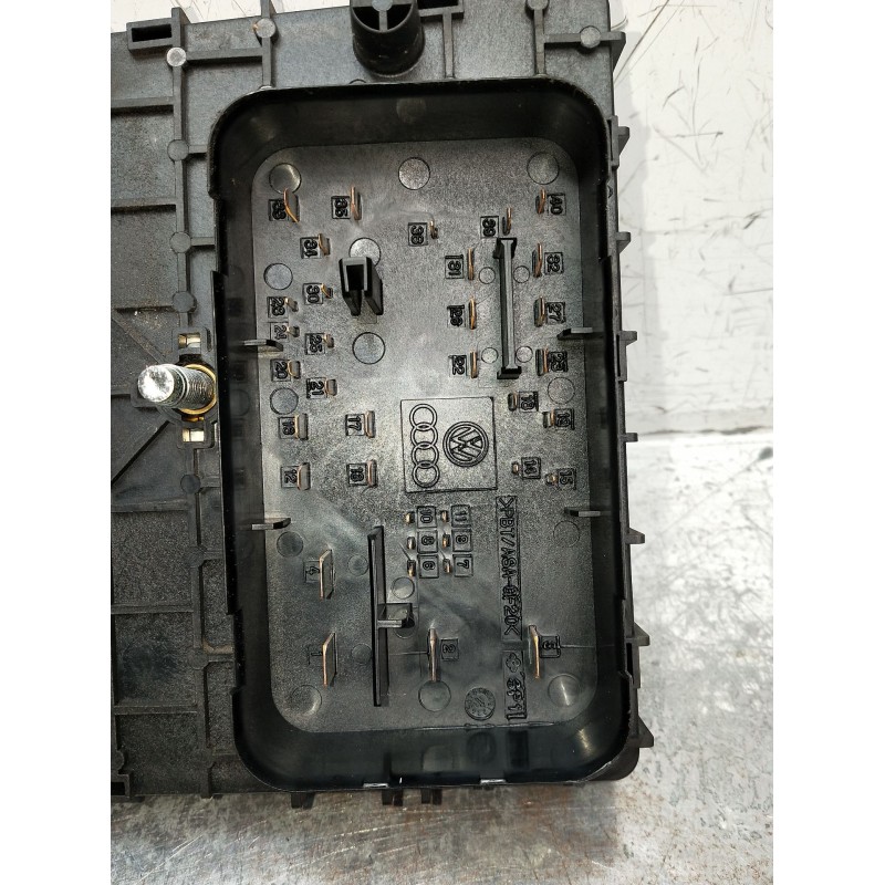 Recambio de caja reles / fusibles para volkswagen passat cc b6 (357) 2.0 tdi referencia OEM IAM 3C0937125 63592777 21107421