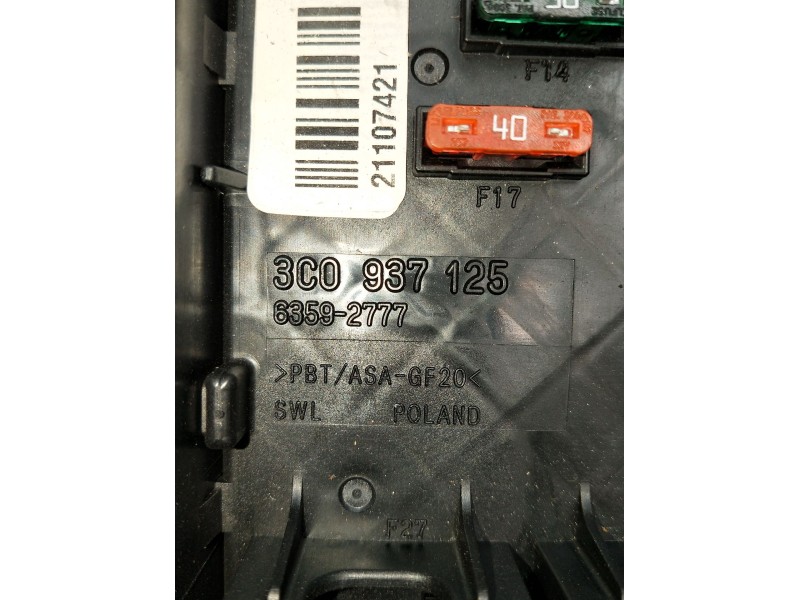 Recambio de caja reles / fusibles para volkswagen passat cc b6 (357) 2.0 tdi referencia OEM IAM 3C0937125 63592777 21107421