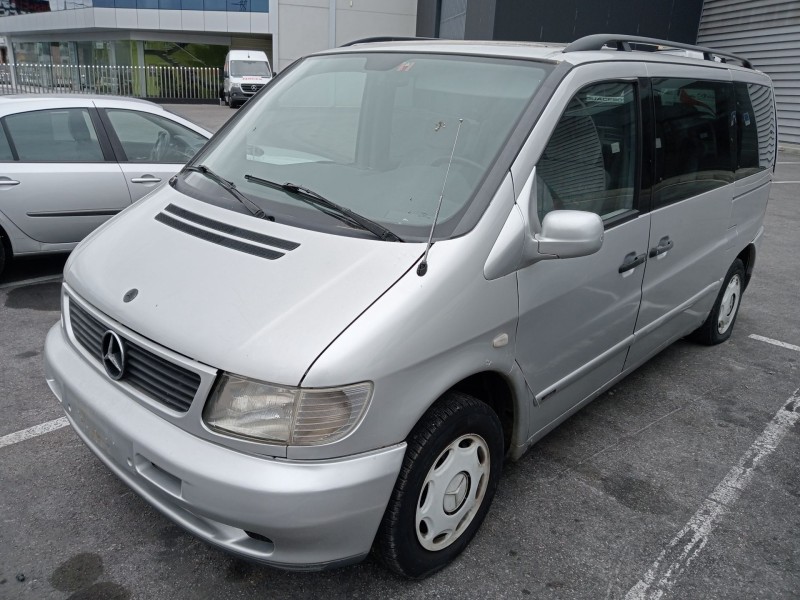 mercedes-benz vito autobús (w638) del año 2025