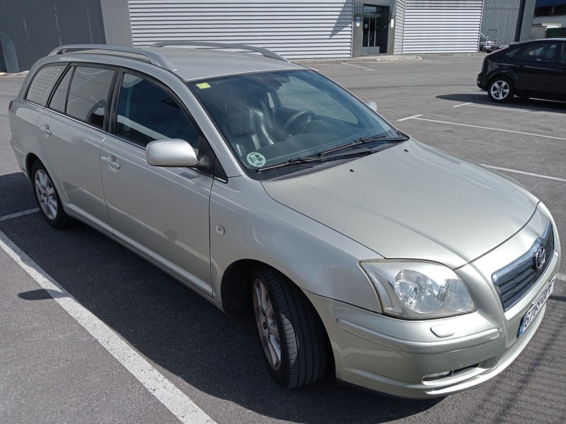 toyota avensis station wagon (_t25_) del año 2005