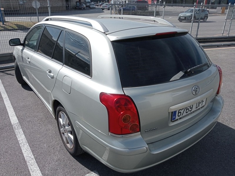 toyota avensis station wagon (_t25_) del año 2005