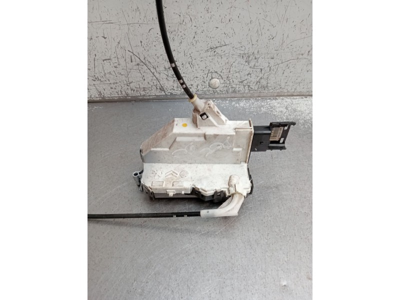 Recambio de motor cierre centralizado delantero derecho para peugeot partner tepee 1.6 hdi 90 referencia OEM IAM   