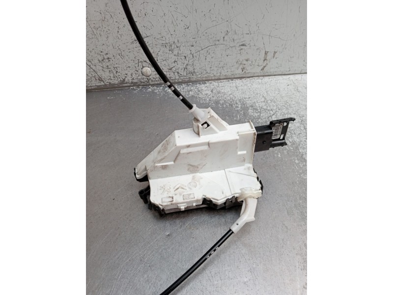 Recambio de motor cierre centralizado trasero derecho para peugeot partner tepee 1.6 hdi 90 referencia OEM IAM   