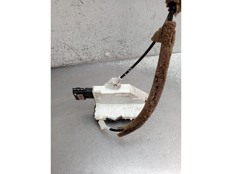 Recambio de motor cierre centralizado trasero izquierdo para peugeot partner tepee 1.6 hdi 90 referencia OEM IAM   