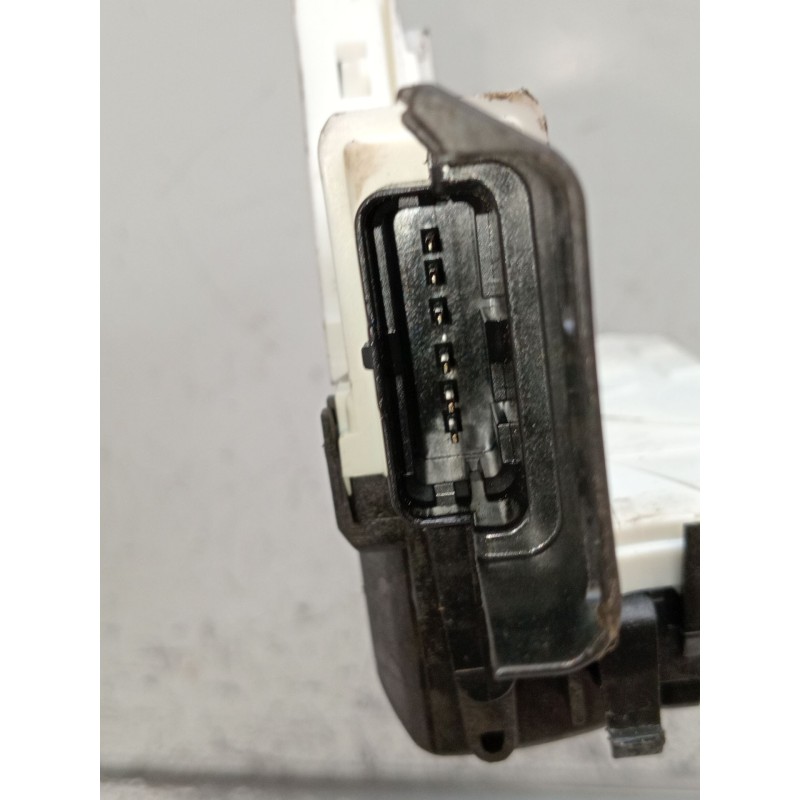 Recambio de motor cierre centralizado trasero izquierdo para peugeot partner tepee 1.6 hdi 90 referencia OEM IAM   