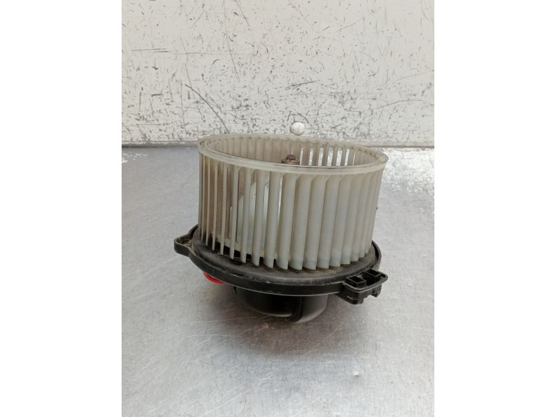 Recambio de motor calefaccion para toyota avensis (_t22_) 1.6 (at220_) referencia OEM IAM   