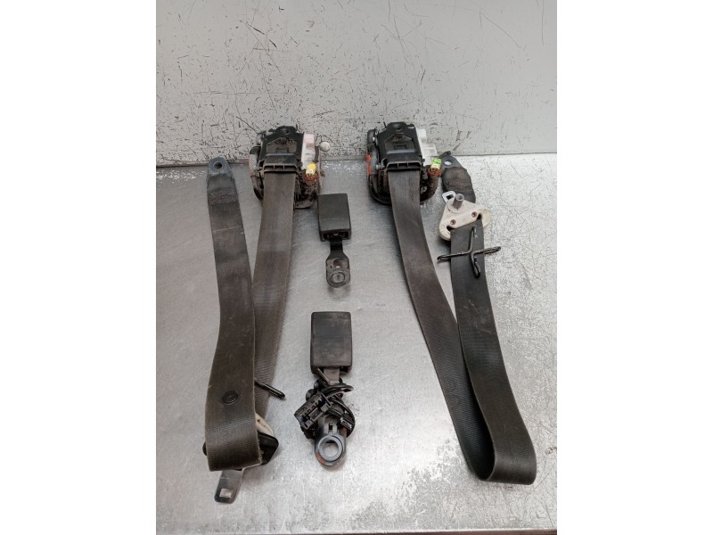 Recambio de juego cinturones delantero para peugeot partner tepee 1.6 hdi 90 referencia OEM IAM   