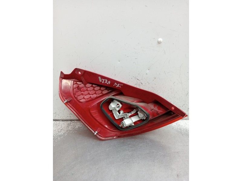 Recambio de piloto trasero izquierdo para ford fiesta vi (cb1, ccn) 1.6 tdci referencia OEM IAM 8A6113404AC  