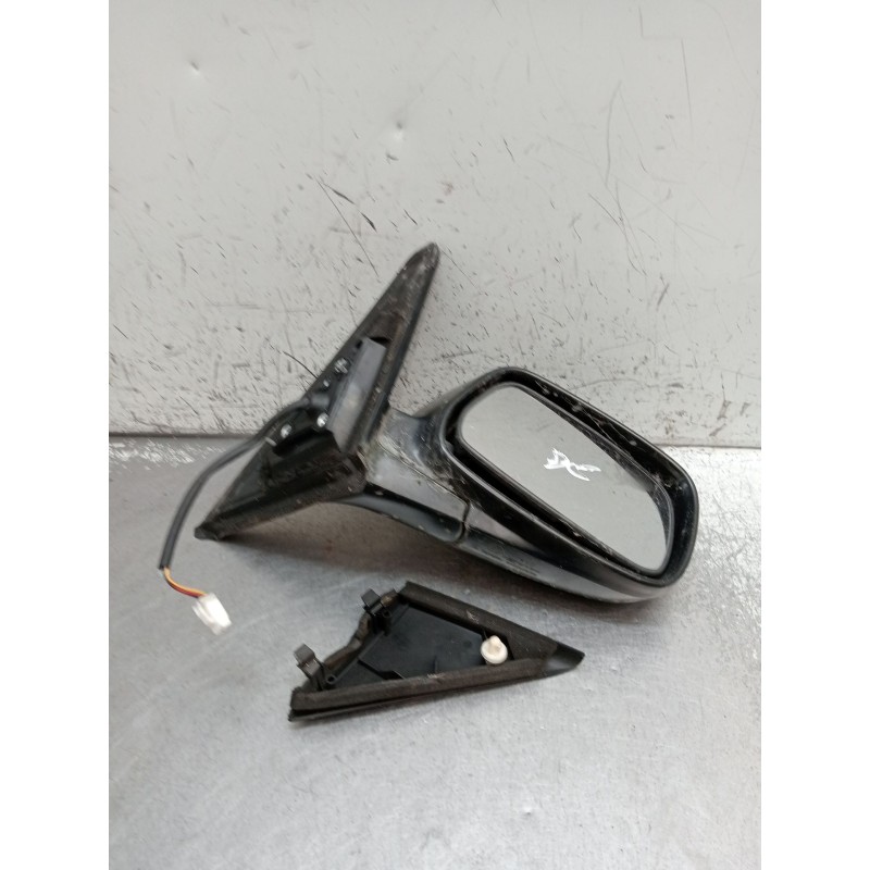 Recambio de retrovisor derecho para toyota avensis (_t22_) 1.6 (at220_) referencia OEM IAM ELÉCTRICO 1 ENCHUFE 3 CABLES 