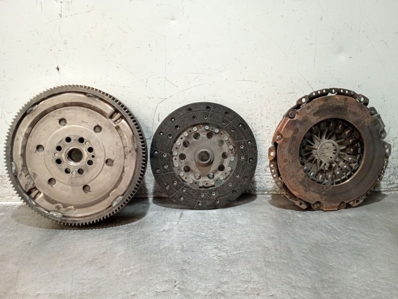 Recambio de kit embrague para mazda 3 (bm, bn) 2.2 d referencia OEM IAM SH0216460 15H04B SH16610