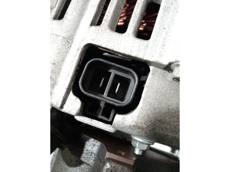Recambio de alternador para kia magentis ii (mg) 2.0 crdi referencia OEM IAM 446757  