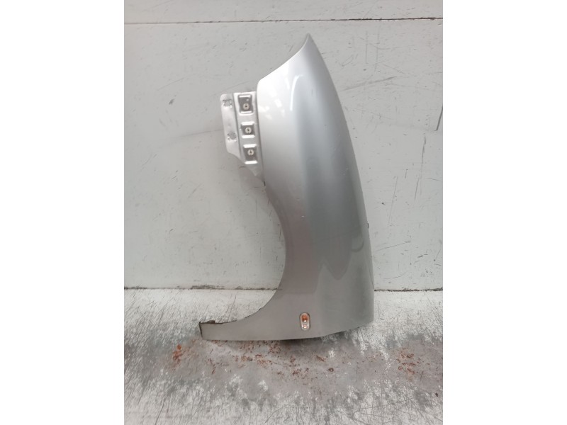 Recambio de aleta delantera izquierda para seat cordoba (6l2) 1.4 16v referencia OEM IAM   