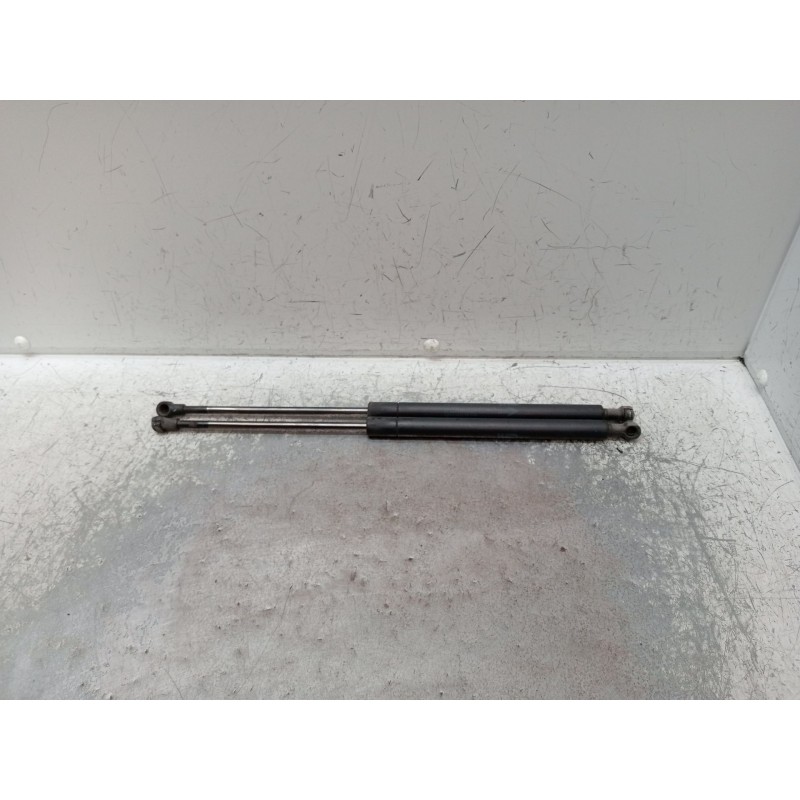 Recambio de amortiguadores maletero / porton para toyota avensis station wagon (_t25_) 2.2 d-4d (adt251_) referencia OEM IAM 689