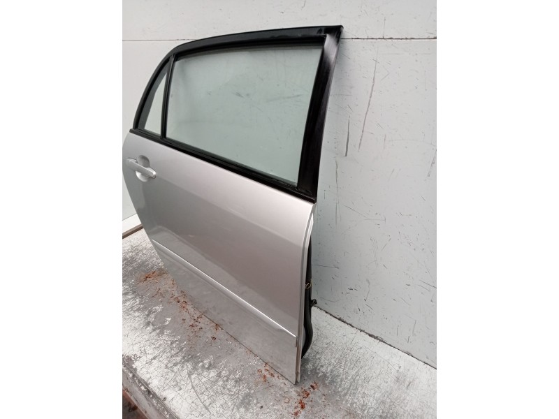 Recambio de puerta trasera derecha para toyota corolla (_e12_) 1.6 vvt-i (zze121_) referencia OEM IAM  5P 