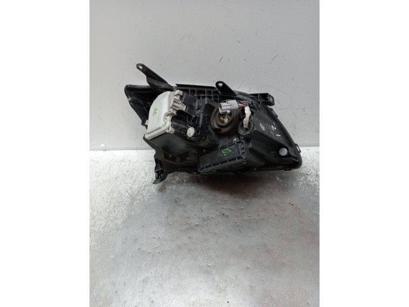 Recambio de faro izquierdo para toyota avensis station wagon (_t25_) 2.2 d-4d (adt251_) referencia OEM IAM   
