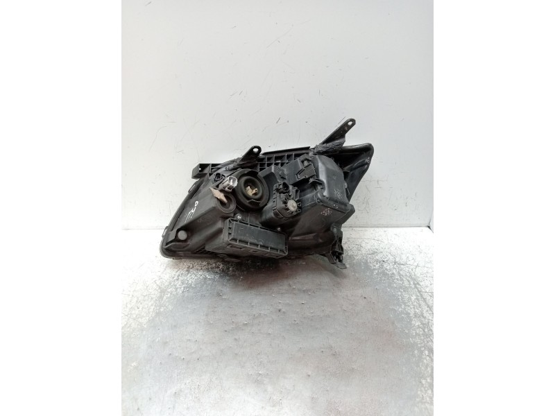 Recambio de faro derecho para toyota avensis station wagon (_t25_) 2.2 d-4d (adt251_) referencia OEM IAM   