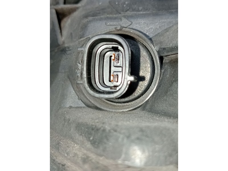 Recambio de faro derecho para toyota avensis station wagon (_t25_) 2.2 d-4d (adt251_) referencia OEM IAM   