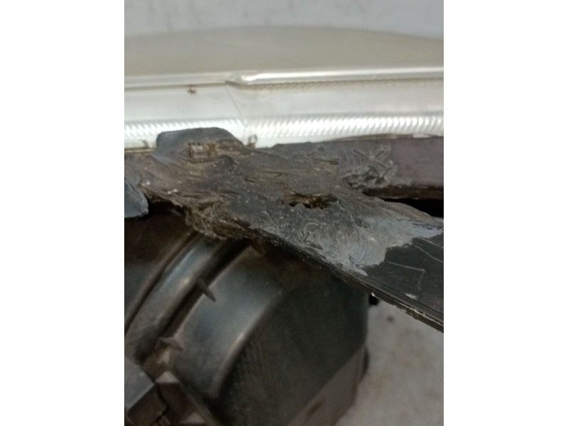 Recambio de faro derecho para toyota avensis station wagon (_t25_) 2.2 d-4d (adt251_) referencia OEM IAM   