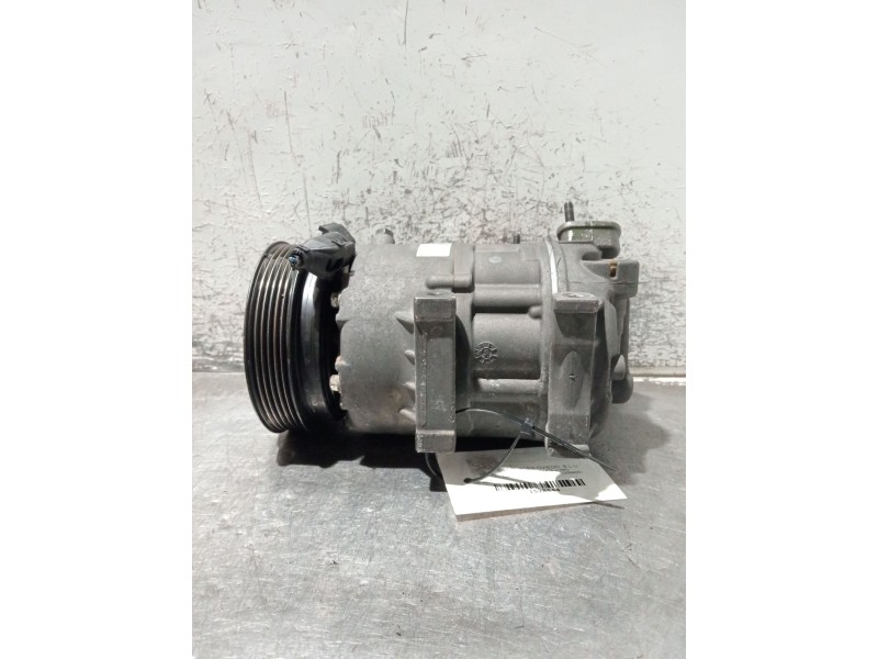 Recambio de compresor aire acondicionado para hyundai sonata v (nf) 2.0 crdi referencia OEM IAM F500DC4CA05  