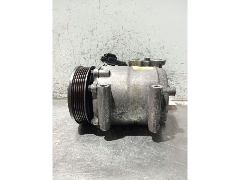 Recambio de compresor aire acondicionado para ford fiesta vi (cb1, ccn) 1.6 tdci referencia OEM IAM 8V5119D629DF  
