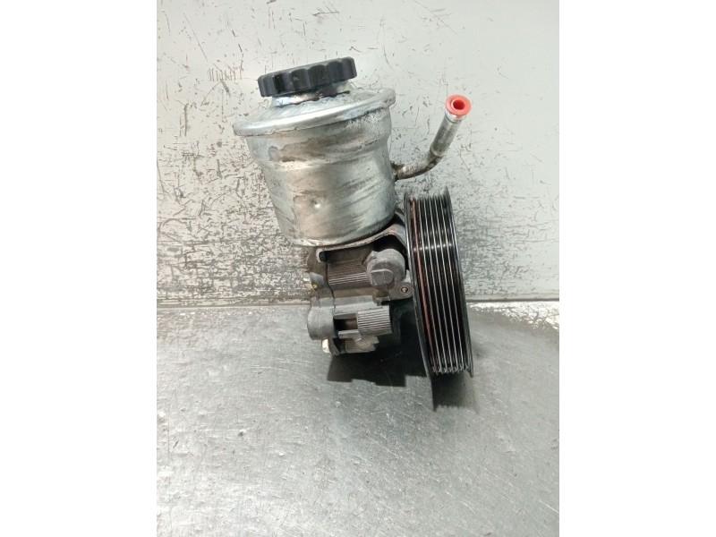 Recambio de bomba direccion para toyota avensis station wagon (_t25_) 2.2 d-4d (adt251_) referencia OEM IAM   