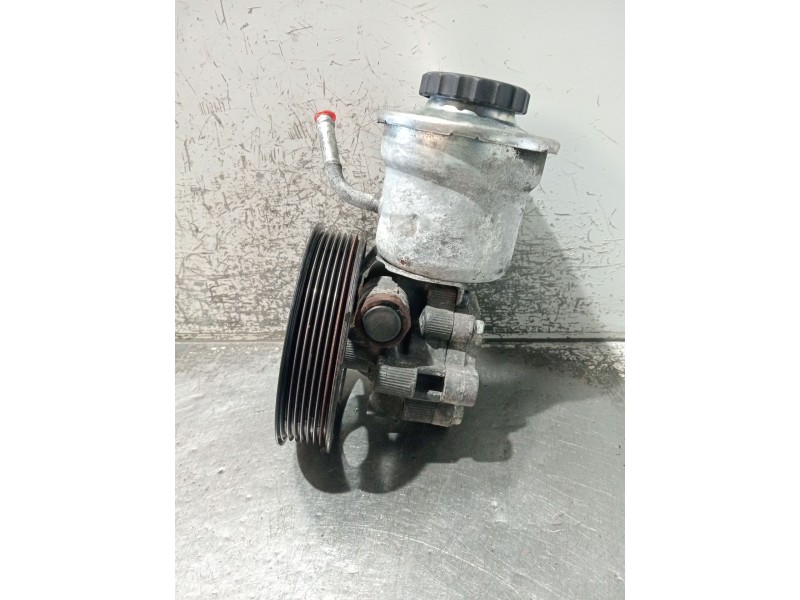 Recambio de bomba direccion para toyota avensis station wagon (_t25_) 2.2 d-4d (adt251_) referencia OEM IAM   