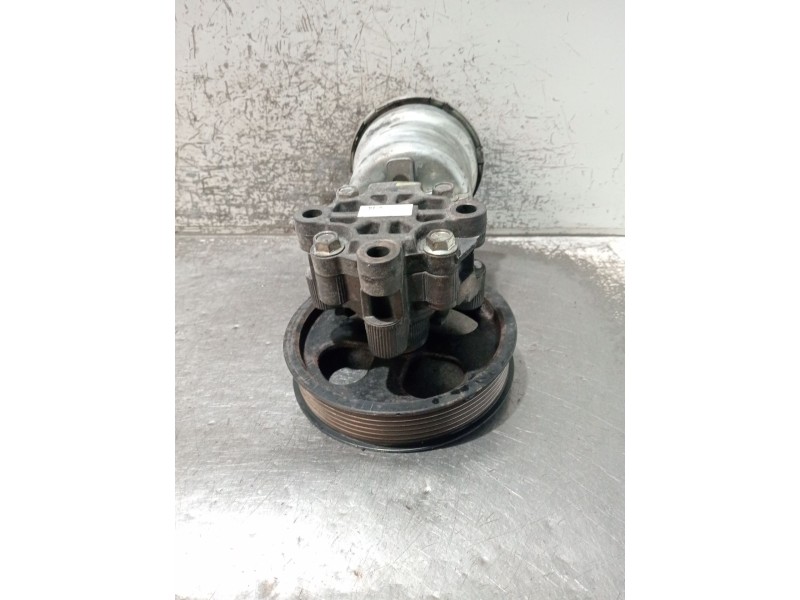 Recambio de bomba direccion para toyota avensis station wagon (_t25_) 2.2 d-4d (adt251_) referencia OEM IAM   